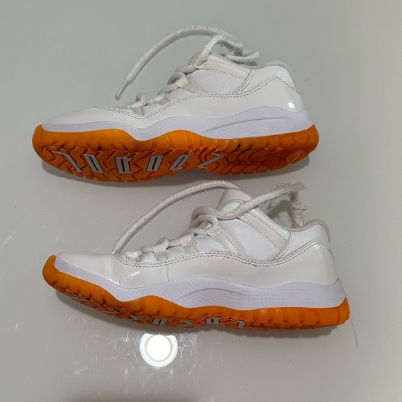 Nike Air Jordan 11 Retro Low ‘Citrus’ size 3 youth - Picture 4 of 9